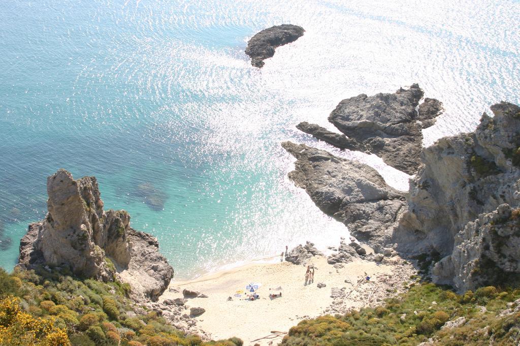 A Turri Rooms And Restourant Capo Vaticano Exterior foto