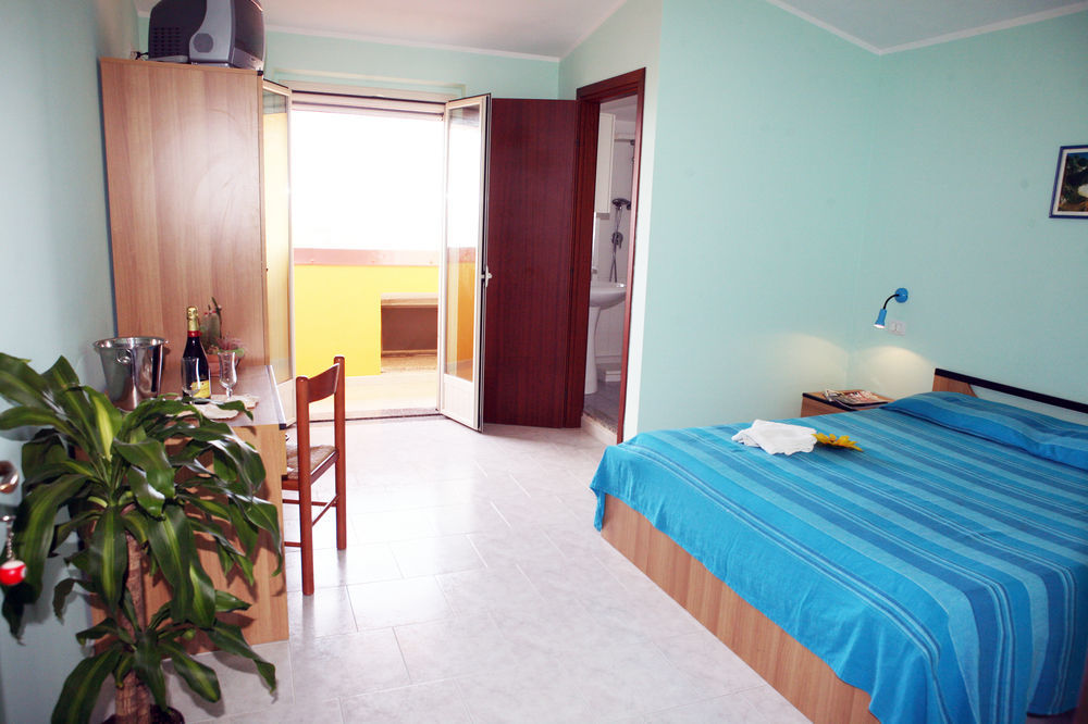 A Turri Rooms And Restourant Capo Vaticano Exterior foto